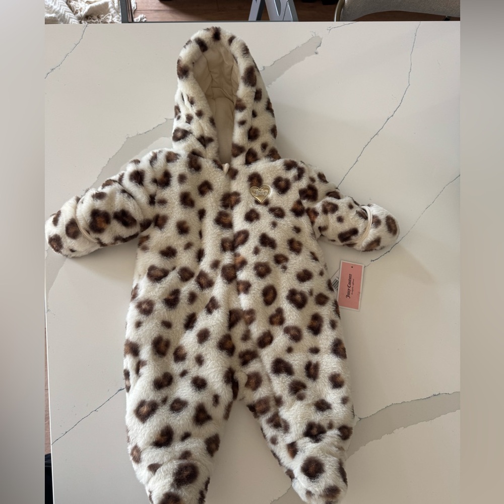 Infant Leopard Print Fleece One-Piece Cozy Snowsuit Juicy Couture 3-6 month